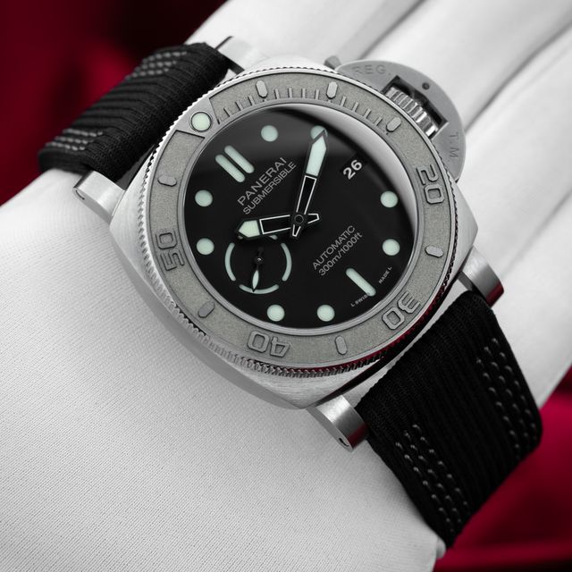 Panerai Submersible PAM00984 Image 5